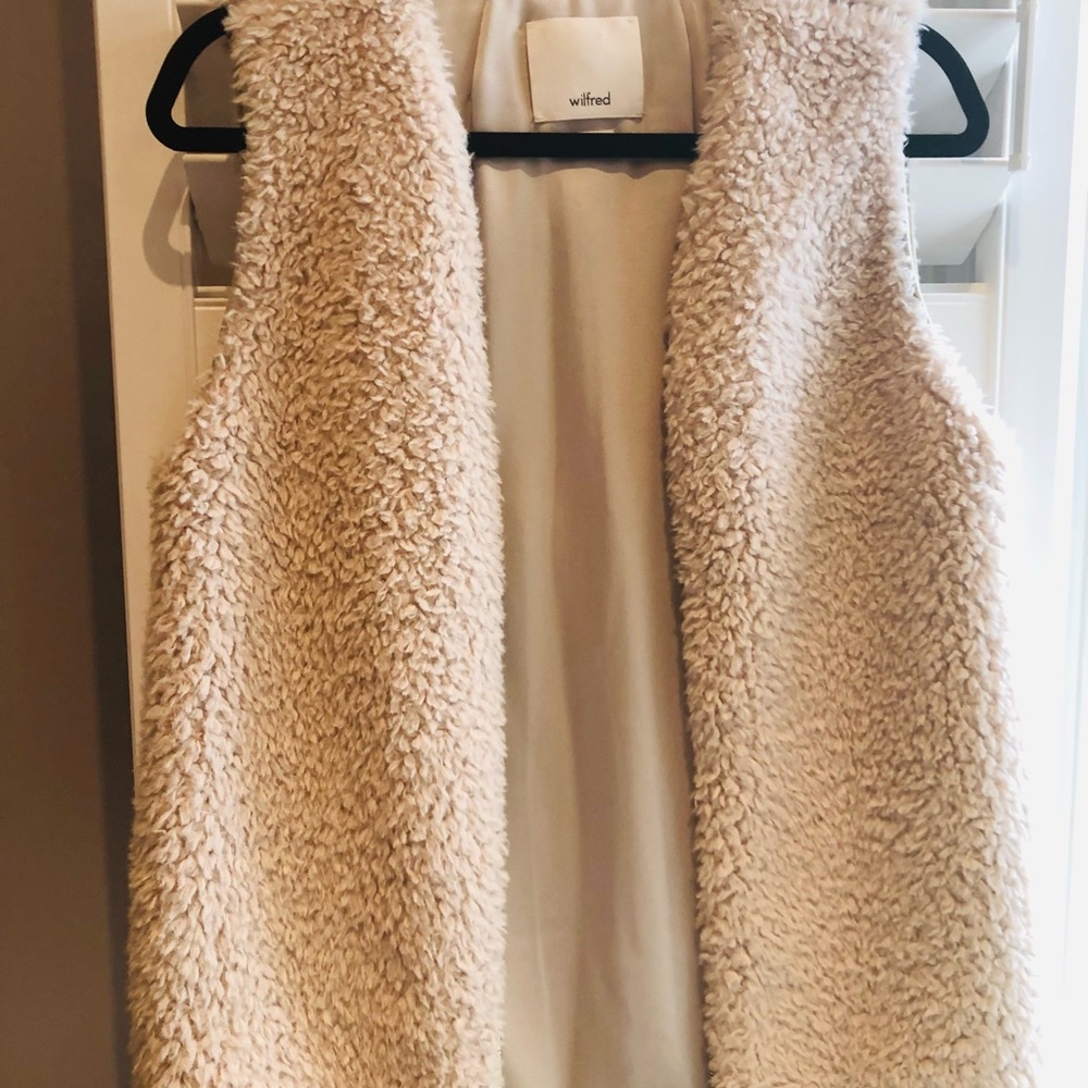Wilfred small cream faux fur vest